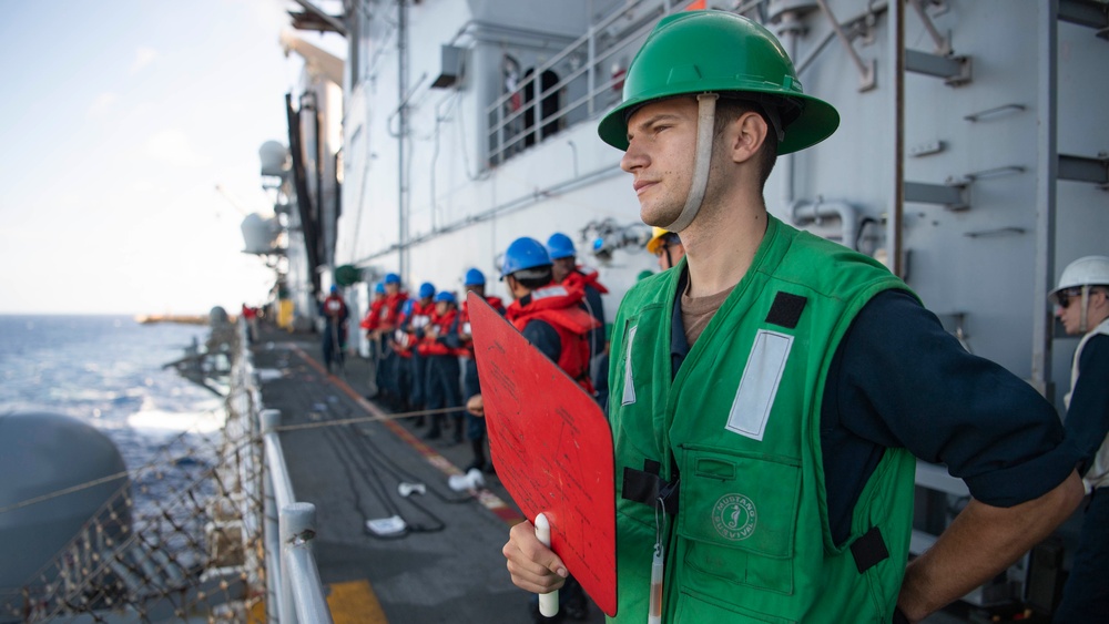 USS Essex Conducts RAS With HMAS Supply During RIMPAC 2022