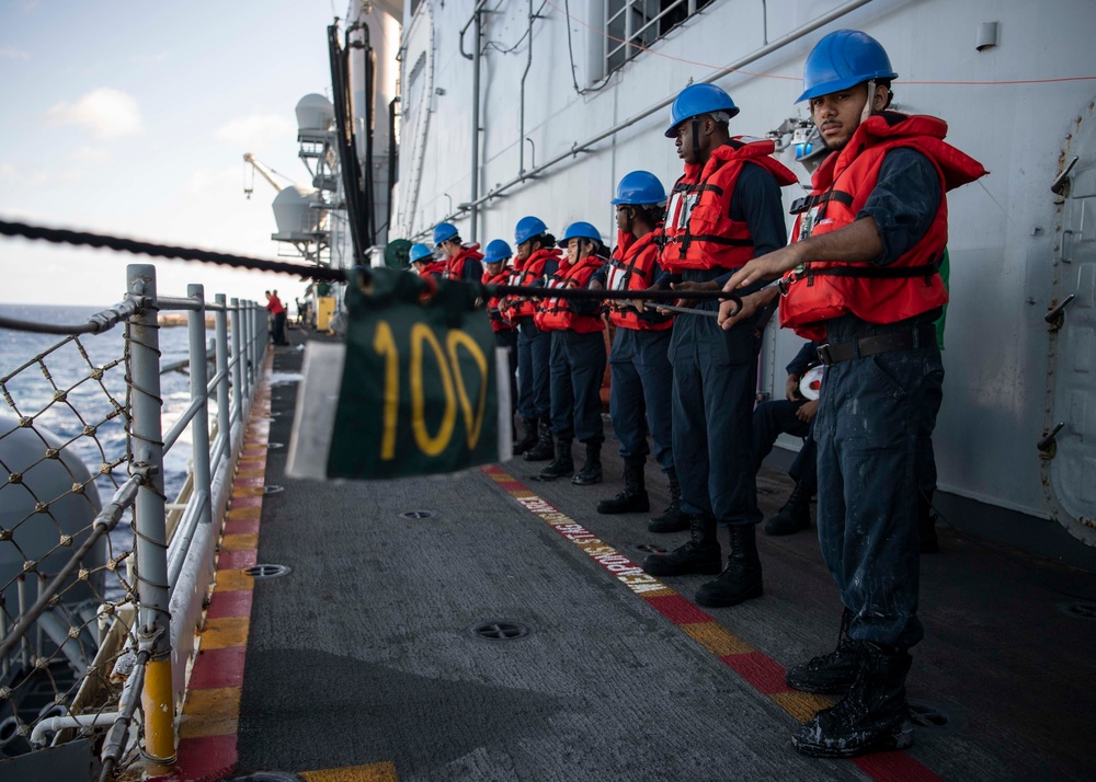 USS Essex Conducts RAS With HMAS Supply During RIMPAC 2022