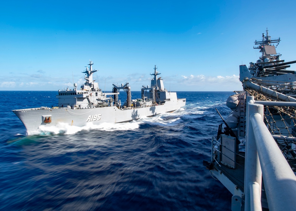 USS Essex Conducts RAS With HMAS Supply During RIMPAC 2022