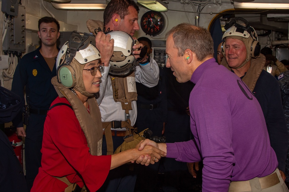 USS Essex Hosts Congressional and Staff Delegations Aboard During RIMPAC 2022