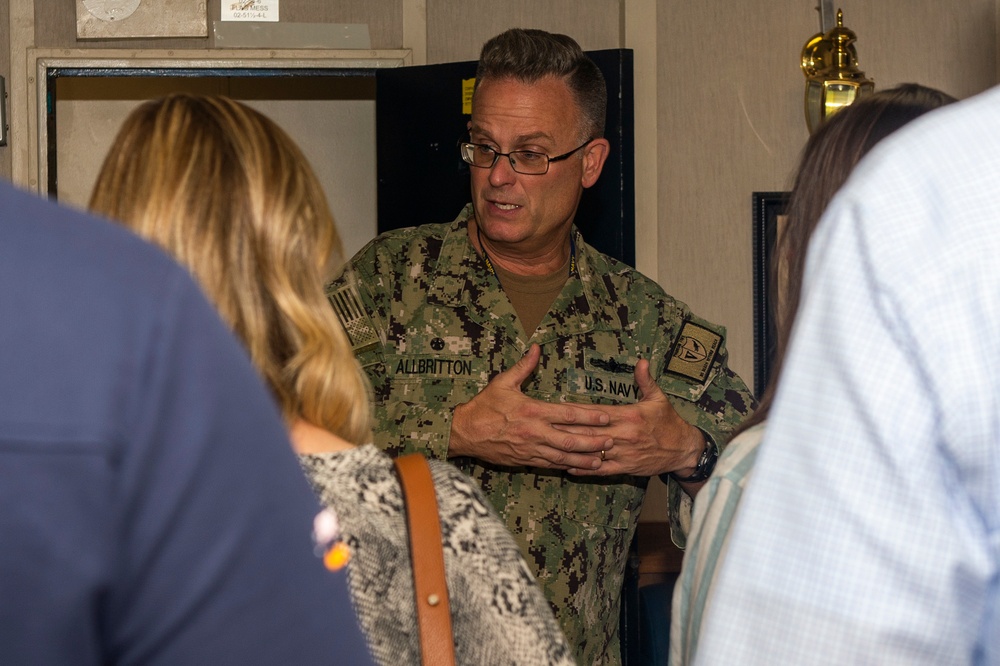 USS Essex Hosts Congressional and Staff Delegations Aboard During RIMPAC 2022