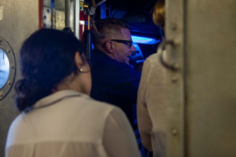 USS Essex Hosts Congressional and Staff Delegations Aboard During RIMPAC 2022