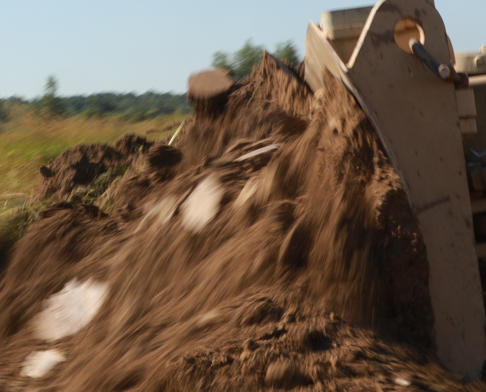 1033rd Engineer Support Company Conducts Obstacle Breeching exercise