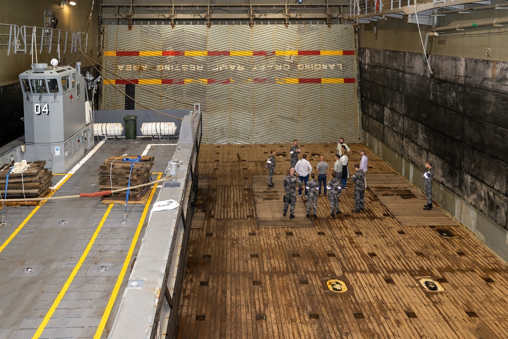 U.S. Congress members visit HMAS Canberra