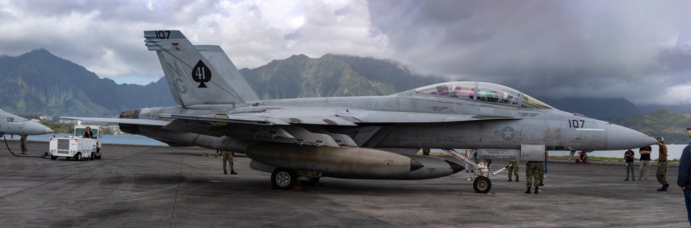 U.S. Navy aircraft gears up for SINKEX as part of RIMPAC 2022