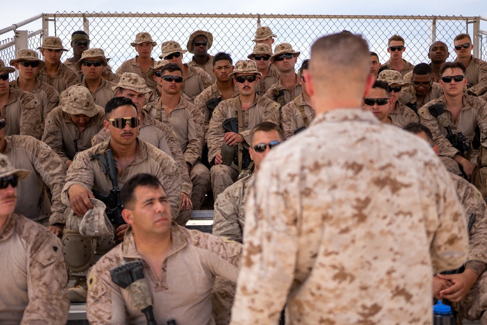 4th Marine Division command team visits Marines at ITX 4-22