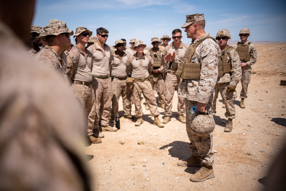 4th Marine Division command team visits Marines at ITX 4-22