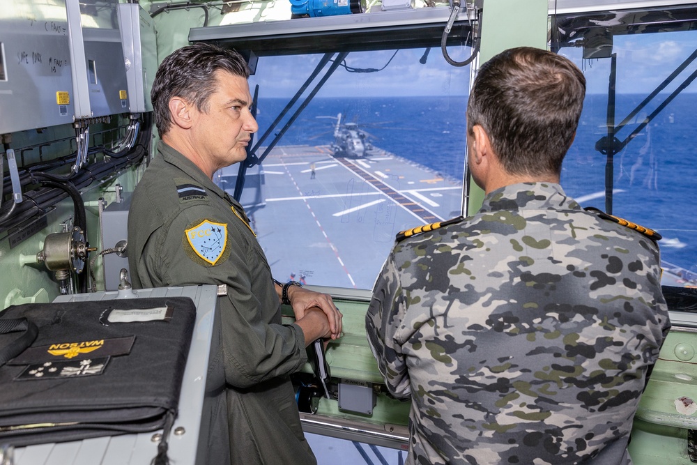 RIMPAC 2022: AIRCDRE Nathan Christie visit to HMAS Canberra