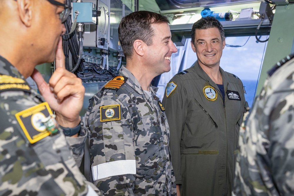 RIMPAC 2022: AIRCDRE Nathan Christie visit to HMAS Canberra