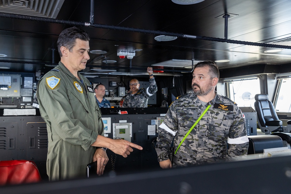 RIMPAC 2022: AIRCDRE Nathan Christie visit to HMAS Canberra