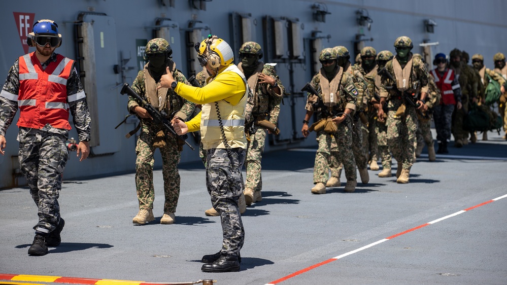 DVIDS - Images - HMAS Canberra Air Ops RIMPAC 2022 [Image 5 of 8]