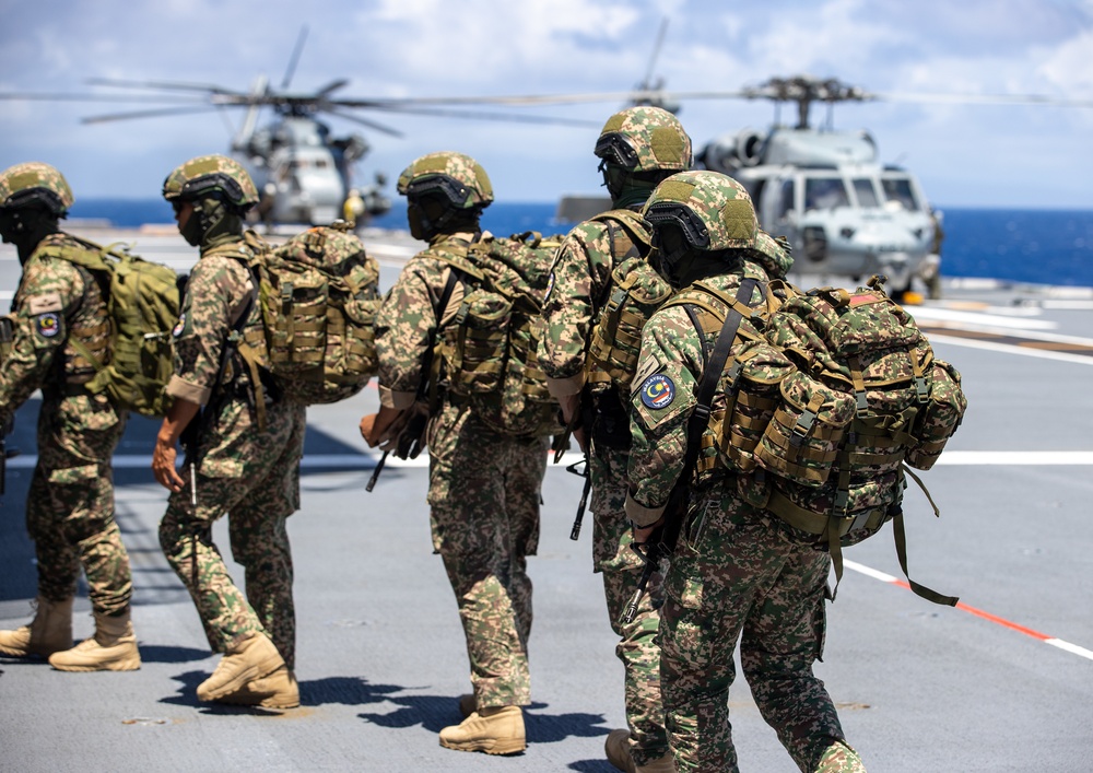HMAS Canberra Air Ops RIMPAC 2022