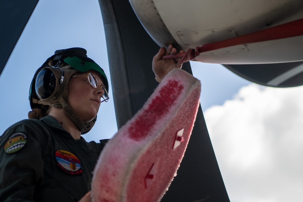 VMGR-152 Conducts Aerial Refueling with VMFA-232