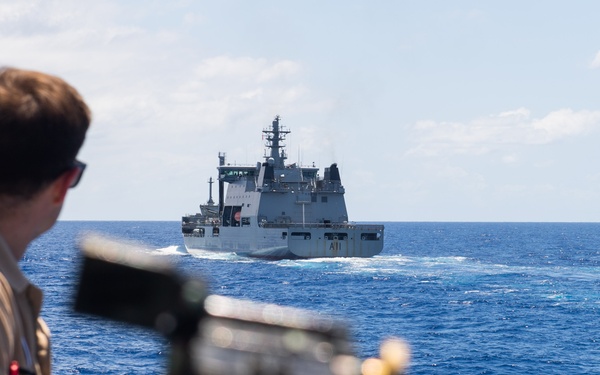 HMCS Vancouver Conducts Replenishment-at-Sea with HMNZS Aotearoa