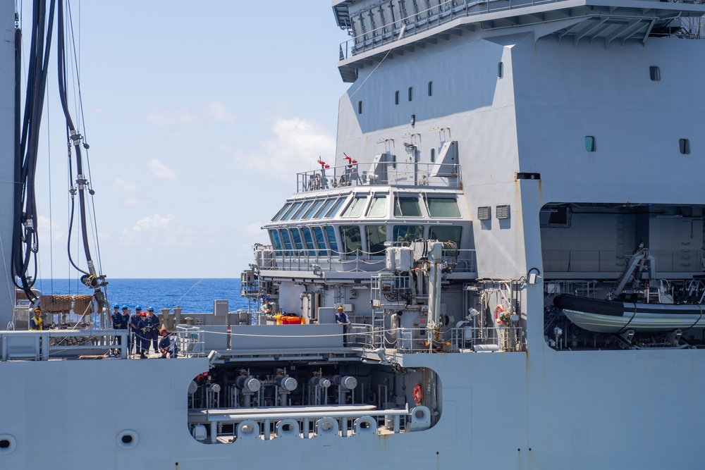 HMCS Vancouver Conducts Replenishment-at-Sea with HMNZS Aotearoa