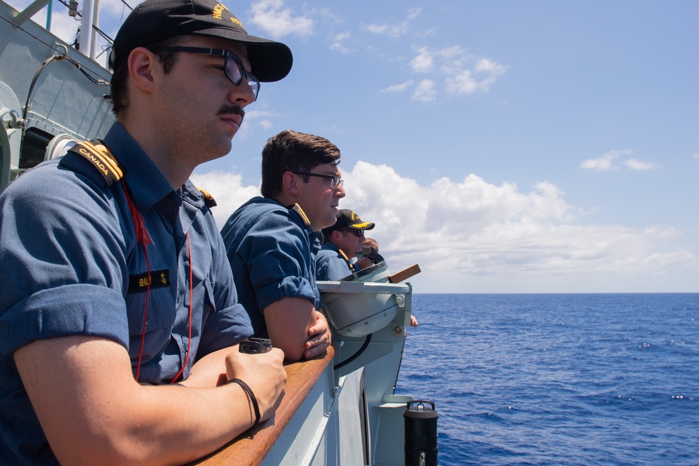 HMCS Vancouver Conducts Replenishment-at-Sea with HMNZS Aotearoa