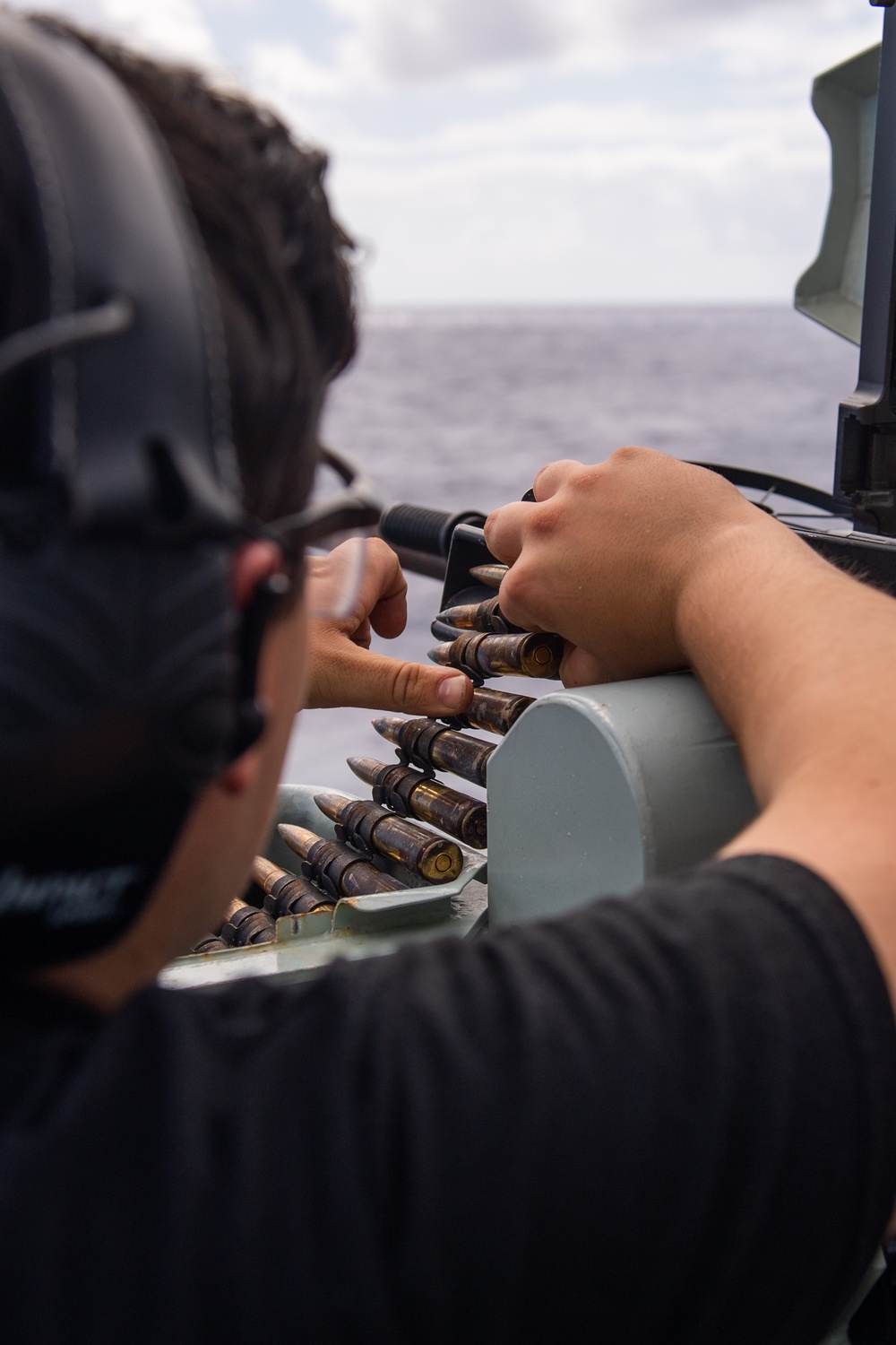 HMCS Vancouver conducts GUNEX during RIMPAC 2022
