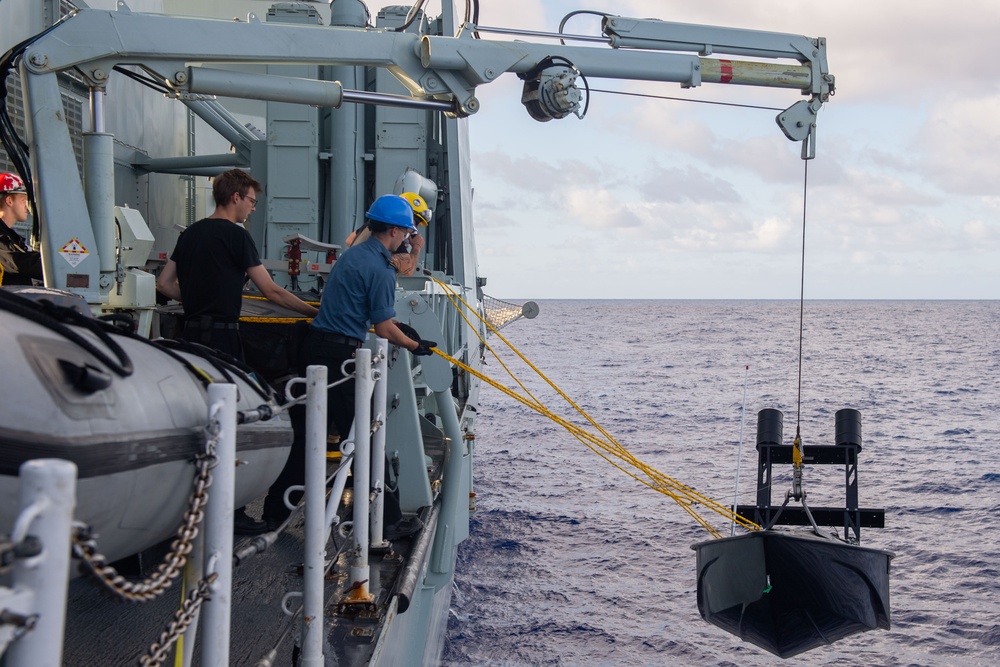 HMCS Vancouver conducts GUNEX during RIMPAC 2022
