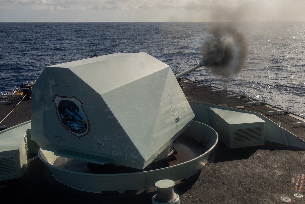 HMCS Vancouver conducts GUNEX during RIMPAC 2022