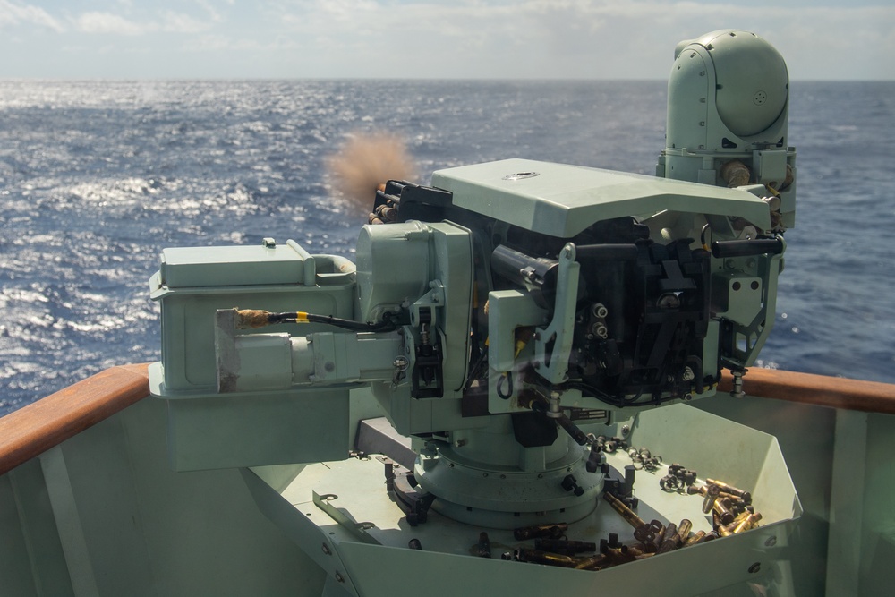 HMCS Vancouver conducts GUNEX during RIMPAC 2022