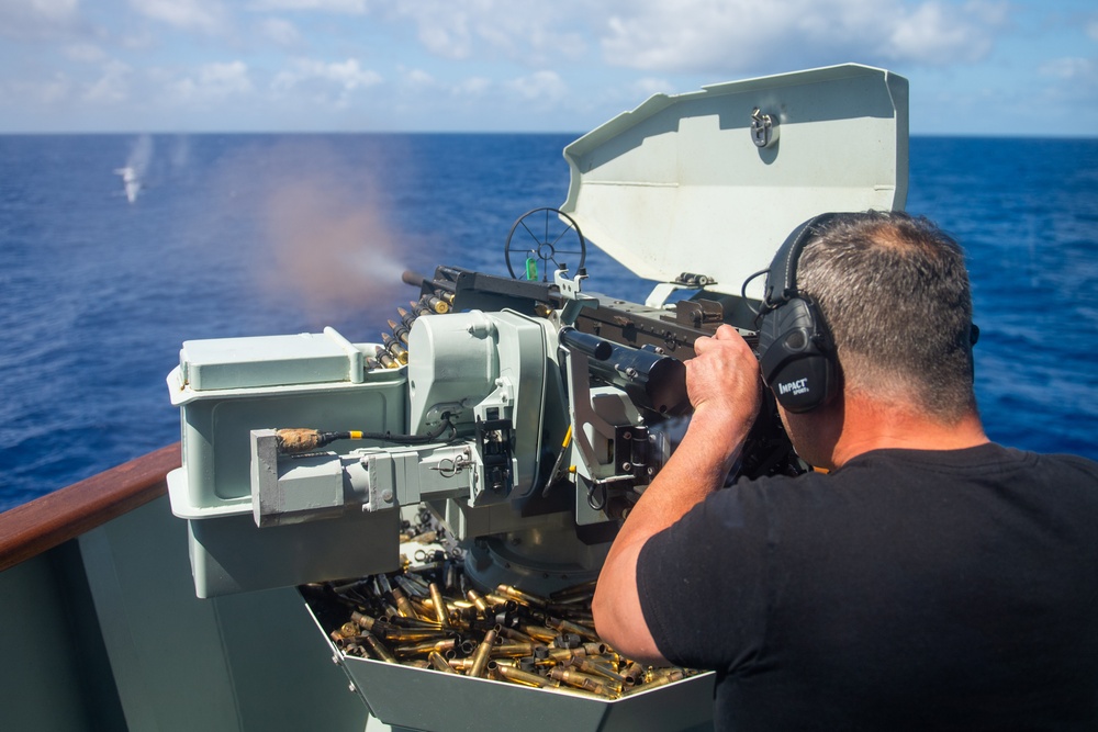 HMCS Vancouver conducts GUNEX during RIMPAC 2022