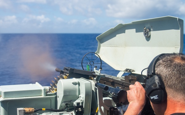 HMCS Vancouver conducts GUNEX during RIMPAC 2022