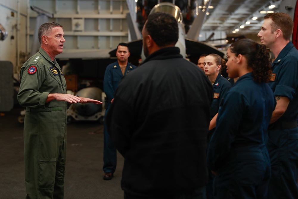 Vice Adm. Boyle visits Abraham Lincoln during RIMPAC 2022