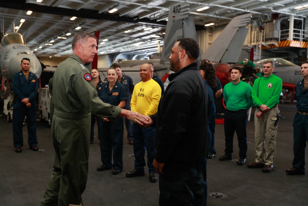 Vice Adm. Boyle visits Abraham Lincoln during RIMPAC 2022