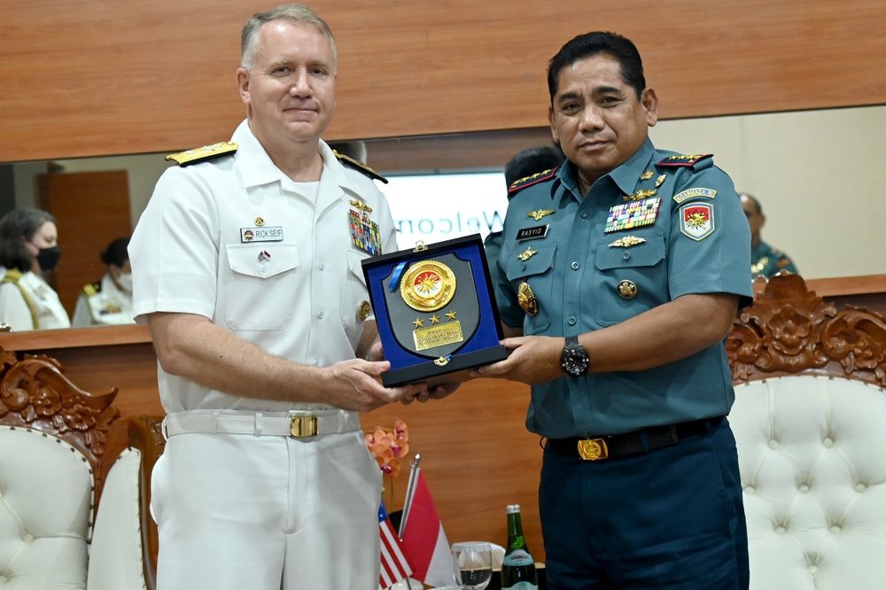 Submarine Group 7 Participates in 6th Indonesian Submarine Force Staff Talks