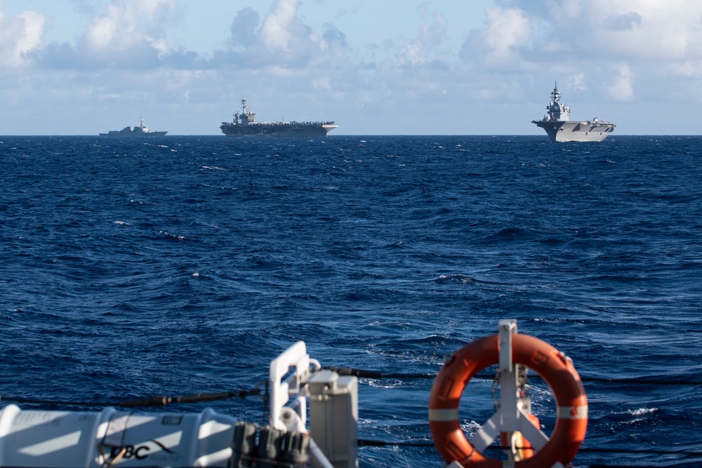 RIMPAC 2022: HMCS Winnipeg participates in WASEX alongside Blue Task Force