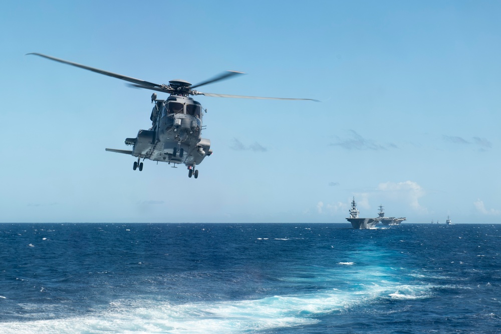 RIMPAC 2022: HMCS Winnipeg participates in WASEX as part of Blue Task Force