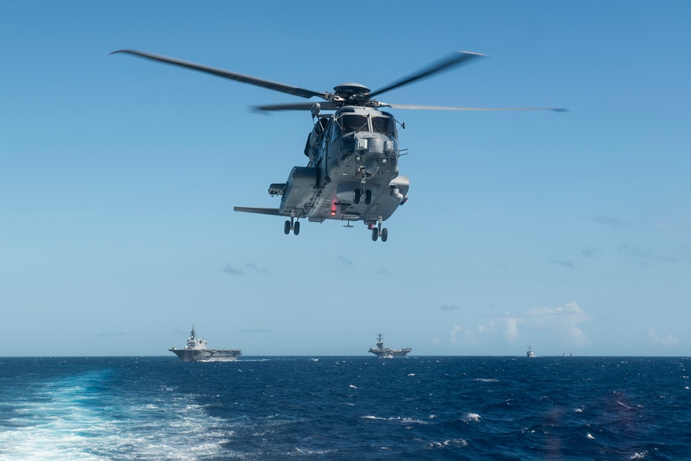 RIMPAC 2022: HMCS Winnipeg participates in WASEX as part of Blue Task Force
