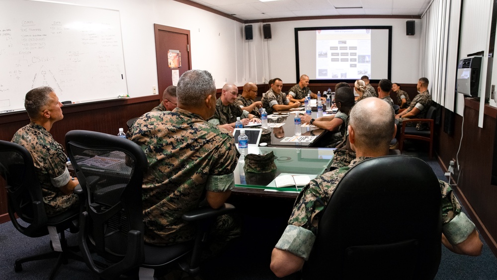 Brig. Gen. Chalkley attends meeting with 3rd Marine Littoral Regiment