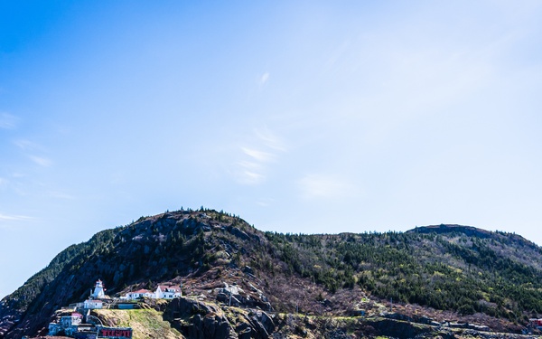 U.S. Coast Guard commandant visits Canadian Coast Guard
