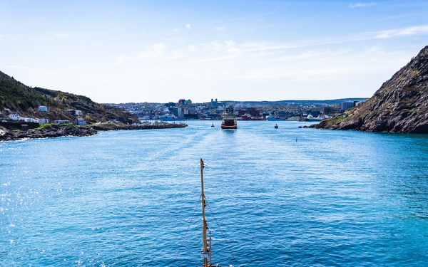 U.S. Coast Guard commandant visits Canadian Coast Guard