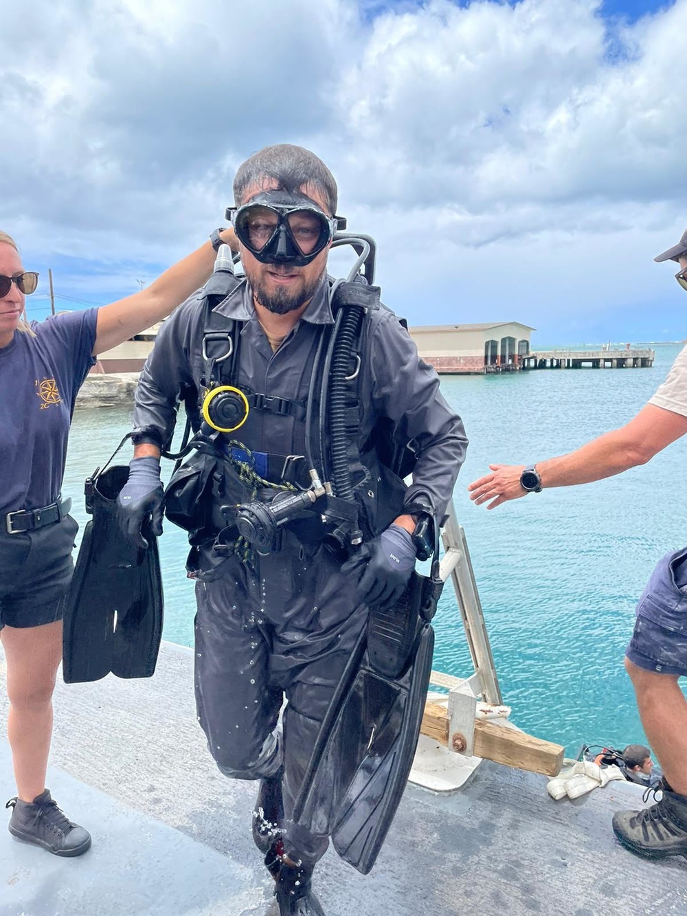 Canadian divers continue to train with U.S. peers, including making cofferdams