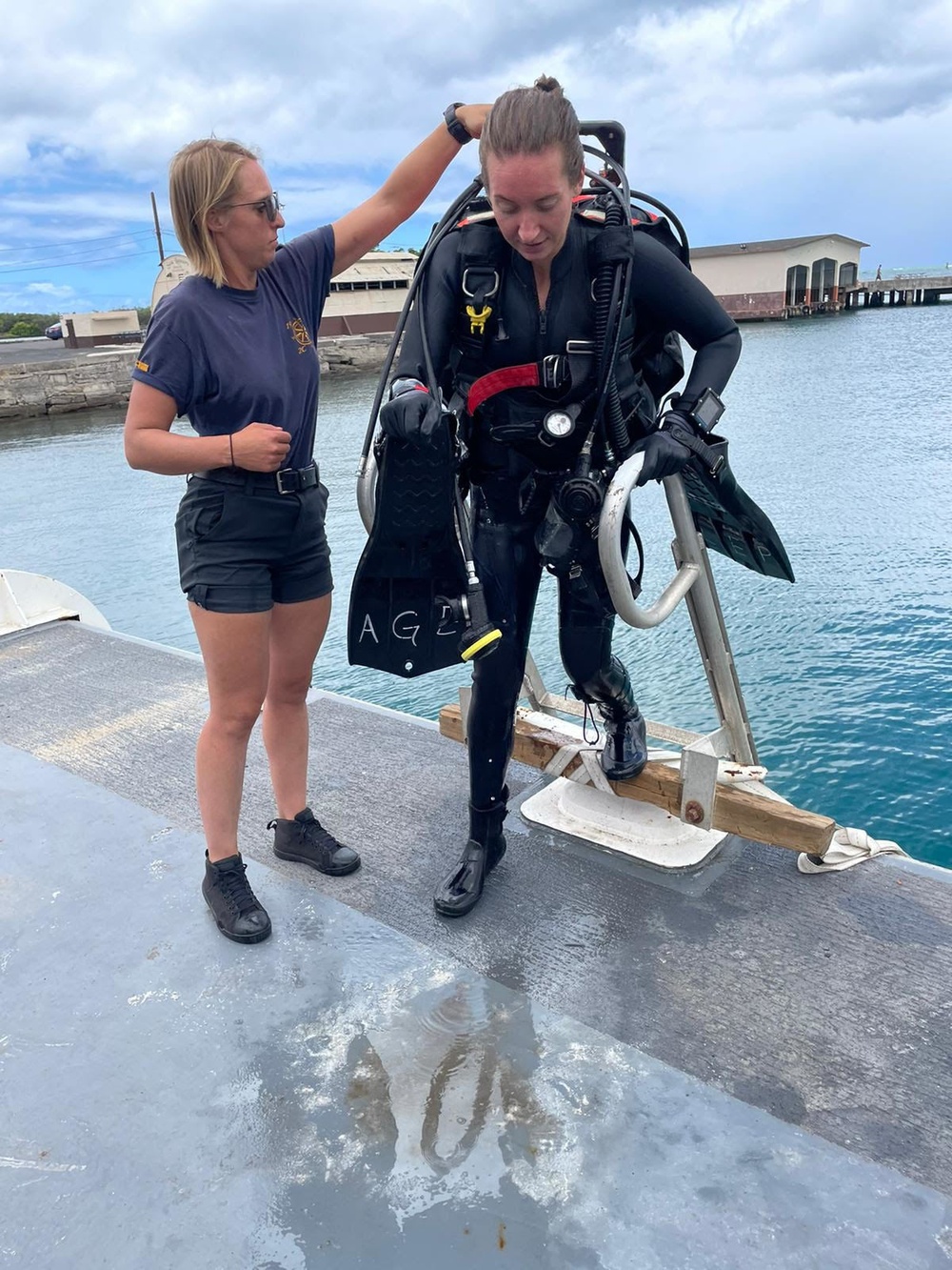 Canadian divers continue to train with U.S. peers, including making cofferdams