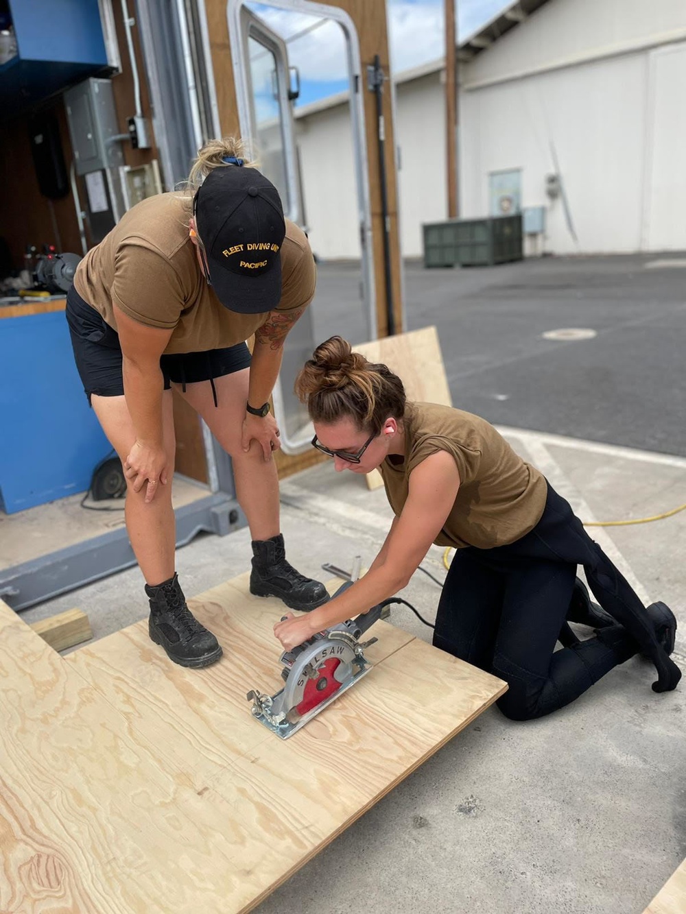 Canadian divers continue to train with U.S. peers, including making cofferdams