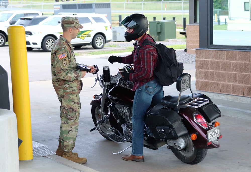 New Fort McCoy Garrison commander greets community members at gate