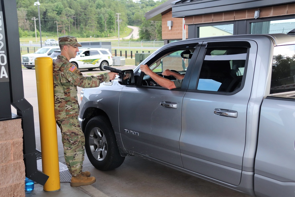 New Fort McCoy Garrison commander greets community members at gate