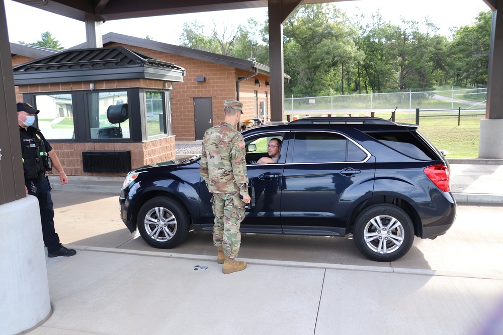 New Fort McCoy Garrison commander greets community members at gate