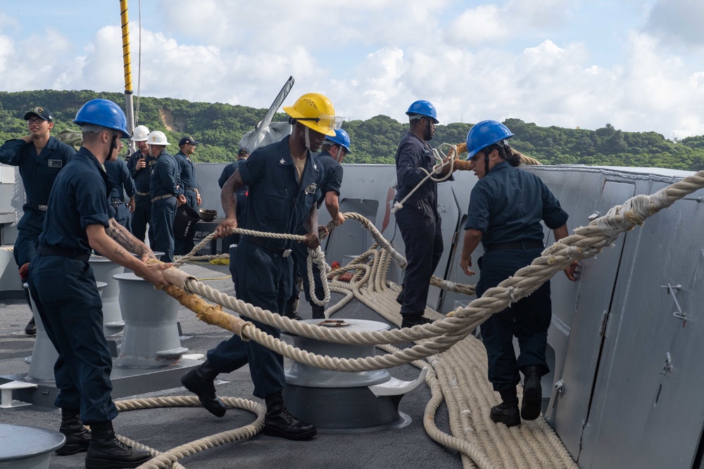 USS New Orleans Pulls into Okinawa July 22, 2022