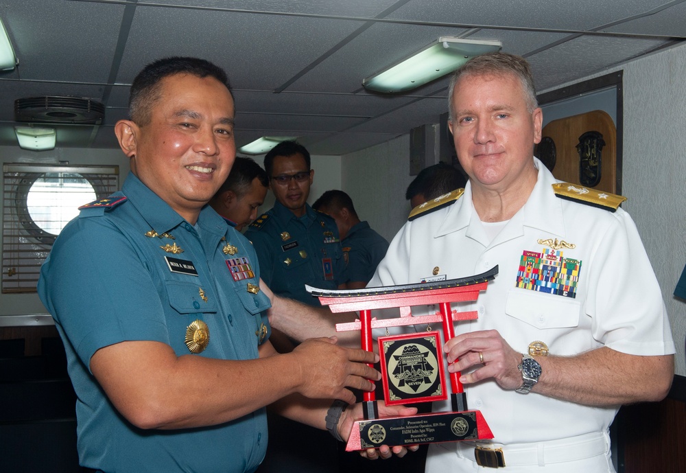 Frank Cable Hosts the 6th Indonesian National Military-Naval Force and U.S. Navy Submarine Force Staff Talks