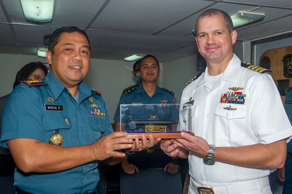 Frank Cable Hosts the 6th Indonesian National Military-Naval Force and U.S. Navy Submarine Force Staff Talks