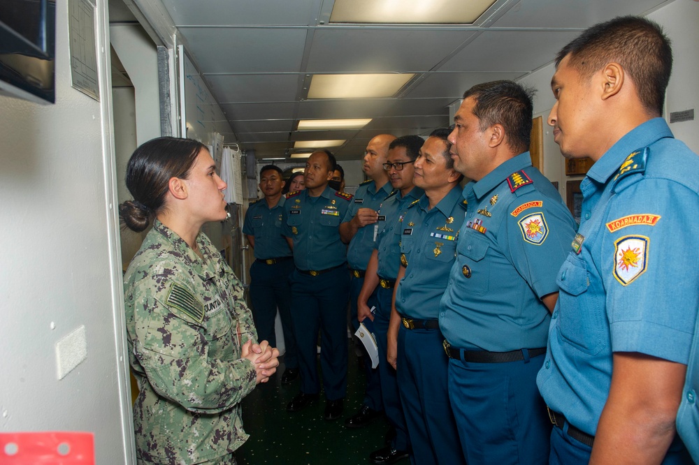 Frank Cable Hosts the 6th Indonesian National Military-Naval Force and U.S. Navy Submarine Force Staff Talks