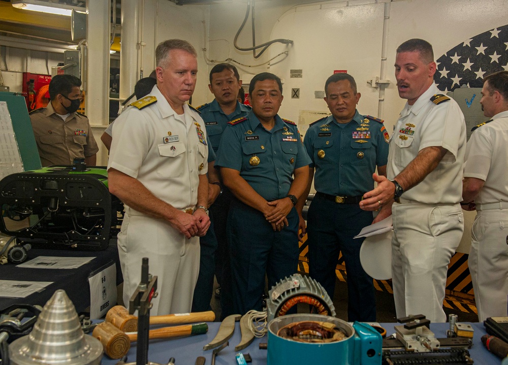 Frank Cable Hosts the 6th Indonesian National Military-Naval Force and U.S. Navy Submarine Force Staff Talks