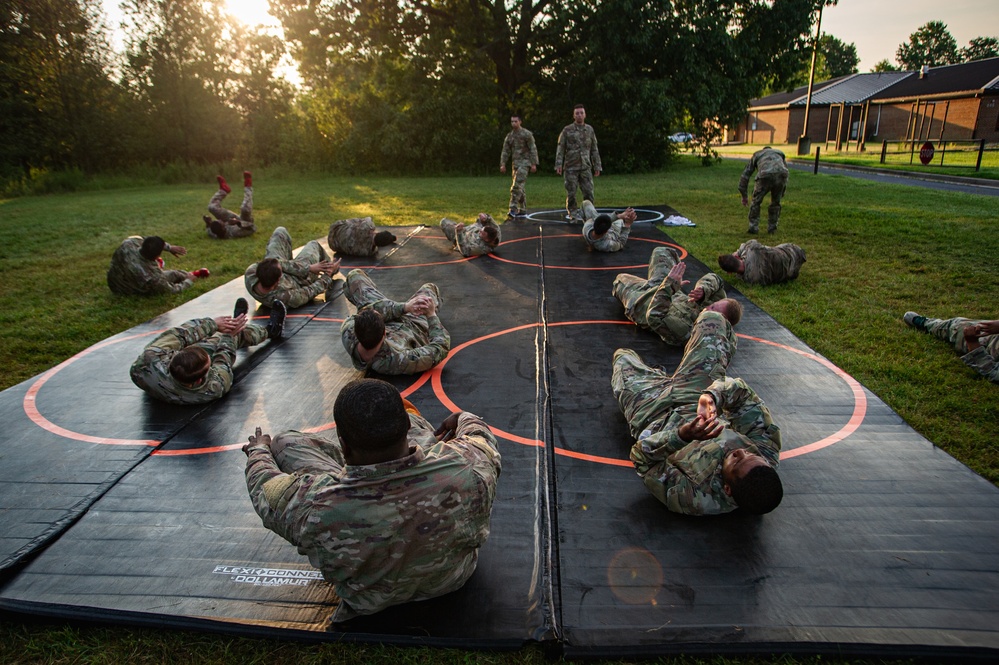 Visual Information Soldiers Conduct Combatives Training