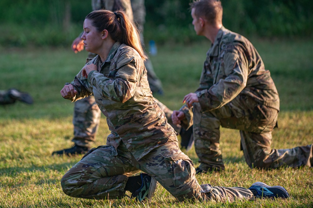 Visual Information Soldiers Conduct Combatives Training