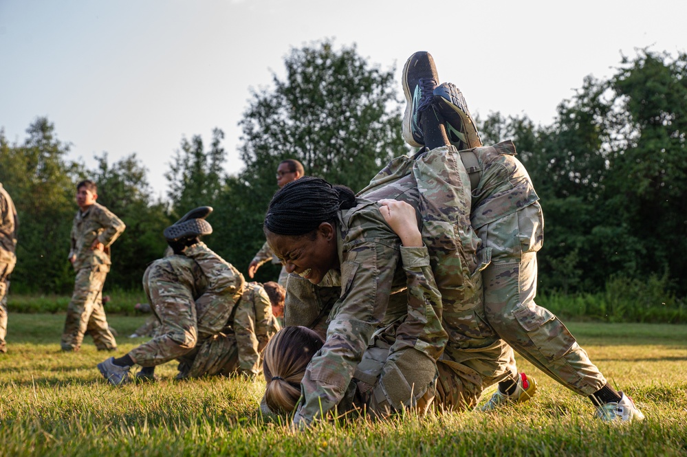 Visual Information Soldiers Conduct Combatives Training