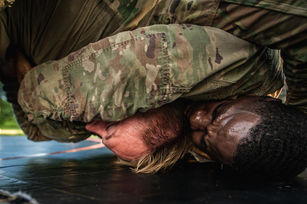 Visual Information Soldiers Conduct Combatives Training